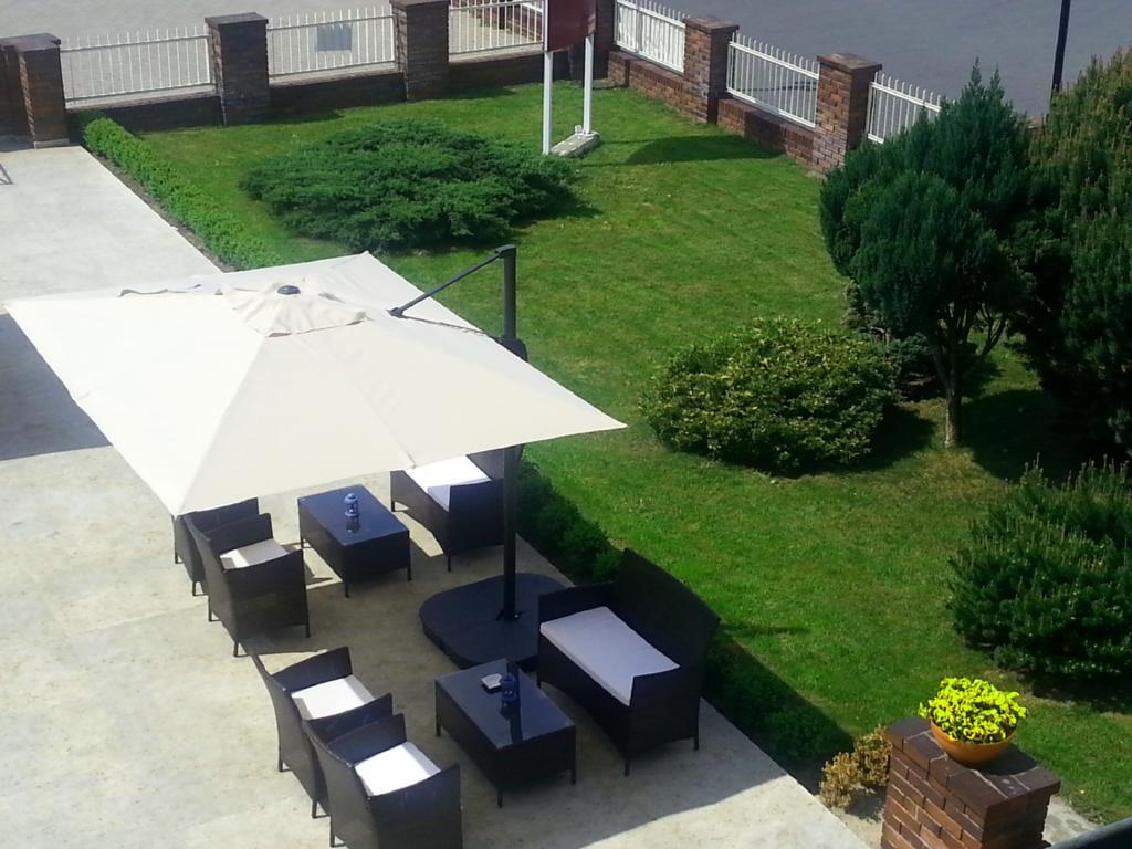 Astoria Bed & Breakfast Swarzędz Buitenkant foto
