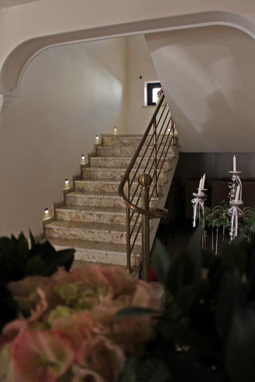 Astoria Bed & Breakfast Swarzędz Buitenkant foto